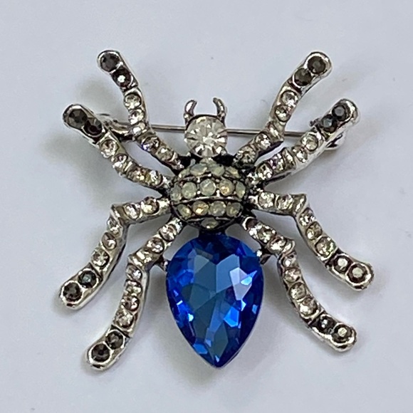 Spider Brooch - Picture 8 of 9